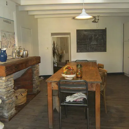 L'Auberge Espagnole - Bed&Breakfast-3